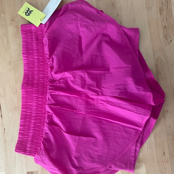 Translucent Tulip Short - Picture 3 of 6